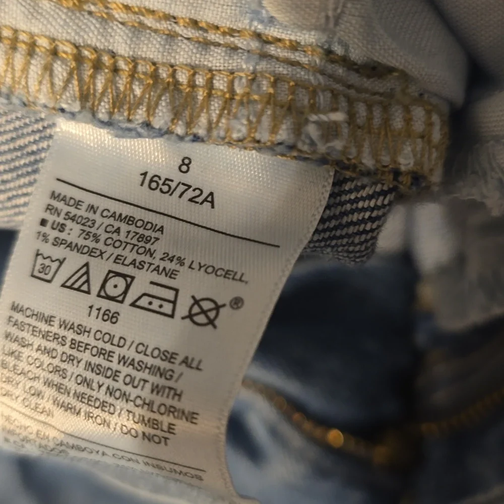 Old Navy Wide Leg Jeans - Picture 7 of 17